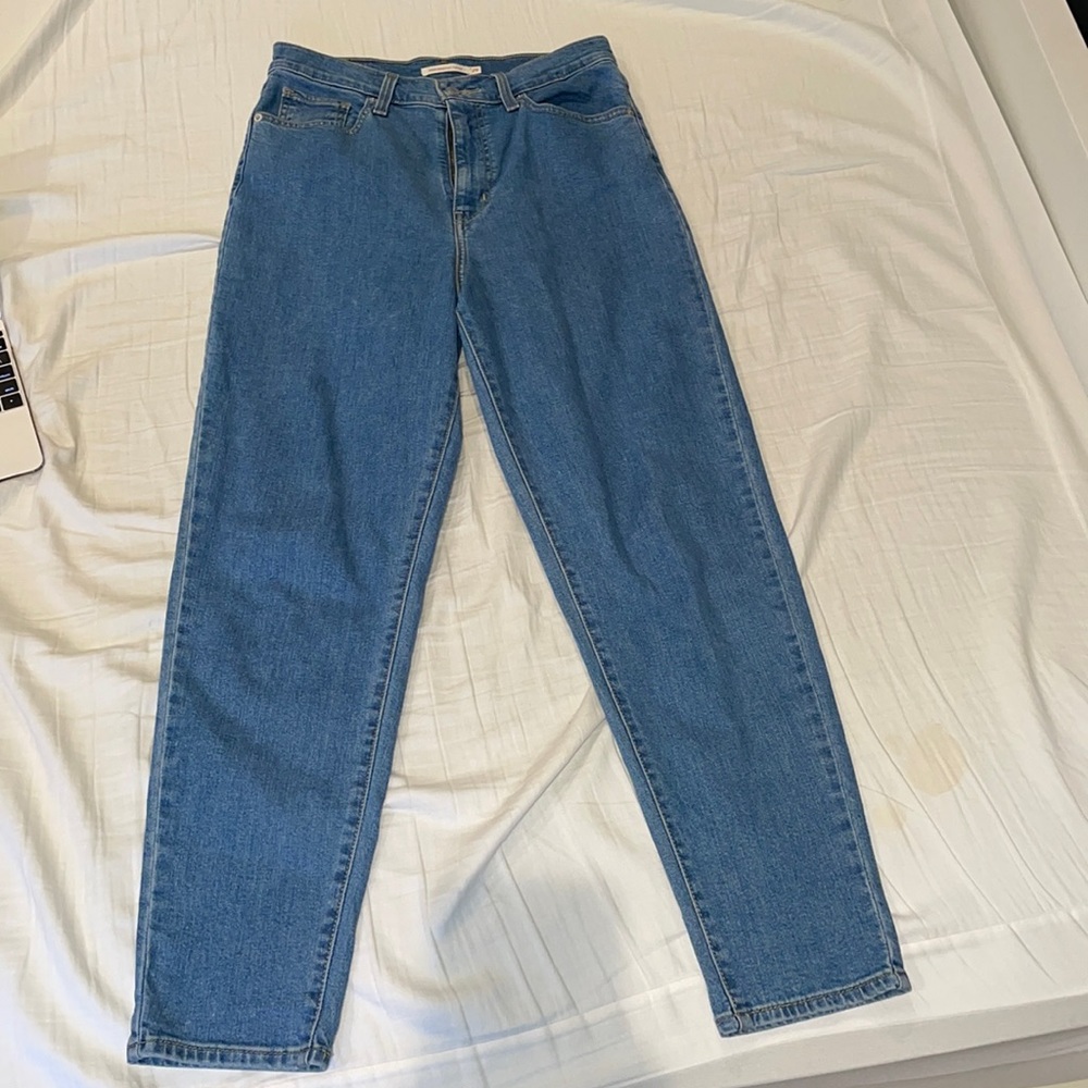 Levi’ Jeans, high waisted taper, 29W 29L, lightly worn